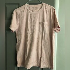 Men’s Banana Republic tee NWOT